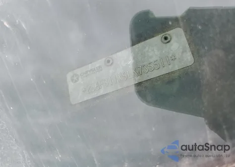 1990 Dodge Ram Van B150 z USA, uszkodzony, nr VIN 2B6FB11X9LK735511